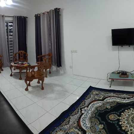 Homestay D'Mama Ifor Muslimi Tanjong Malim Exterior foto