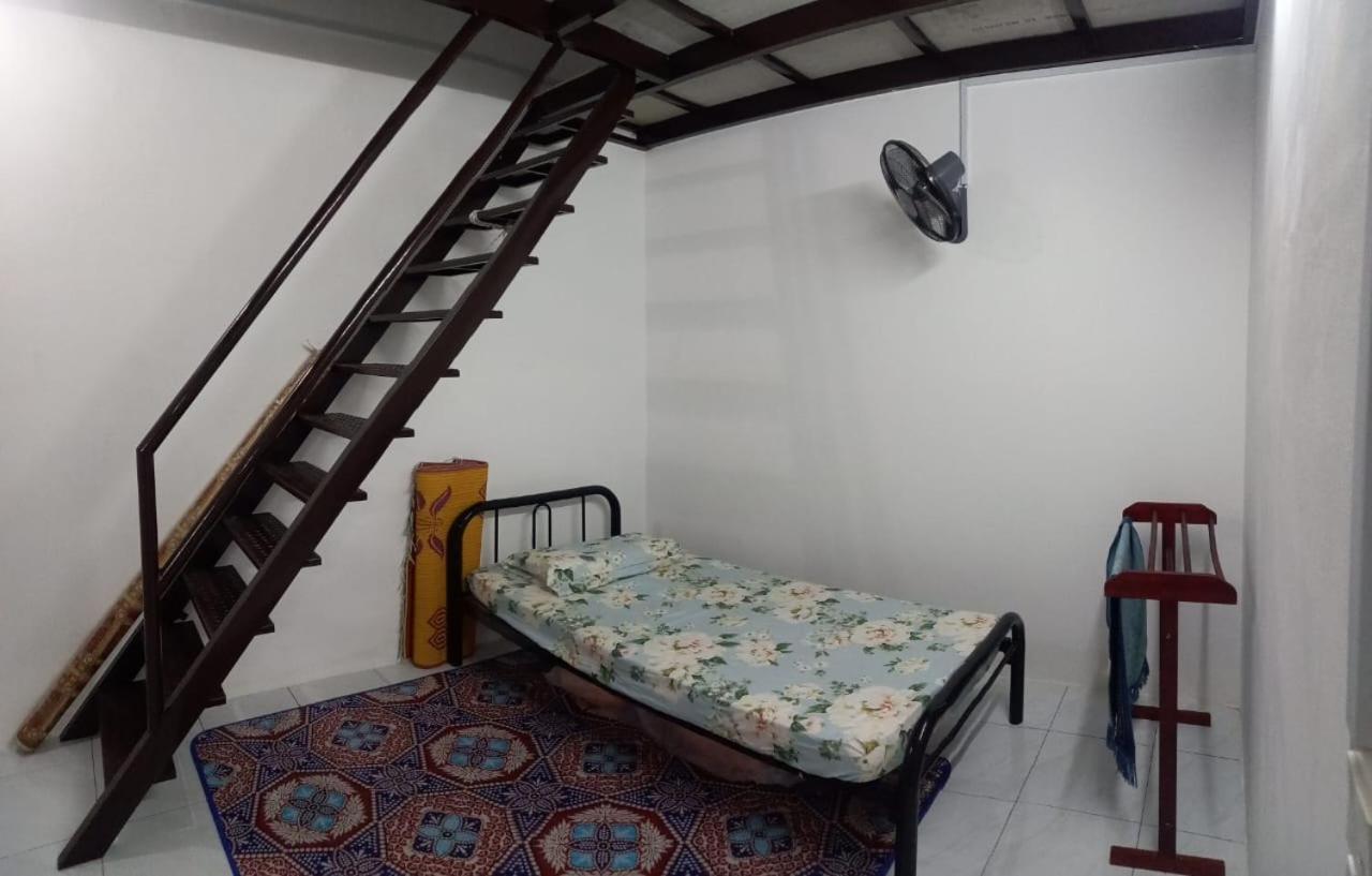 Homestay D'Mama Ifor Muslimi Tanjong Malim Exterior foto
