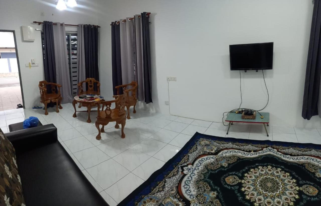 Homestay D'Mama Ifor Muslimi Tanjong Malim Exterior foto