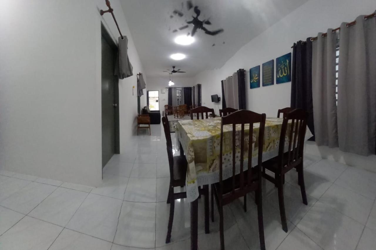 Homestay D'Mama Ifor Muslimi Tanjong Malim Exterior foto