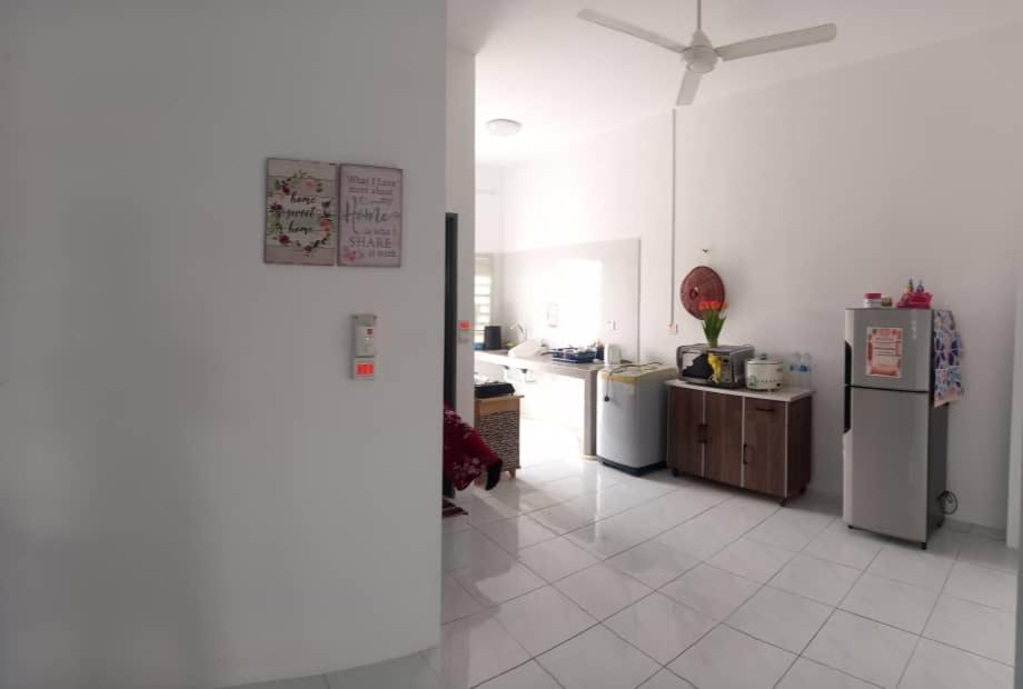 Homestay D'Mama Ifor Muslimi Tanjong Malim Exterior foto